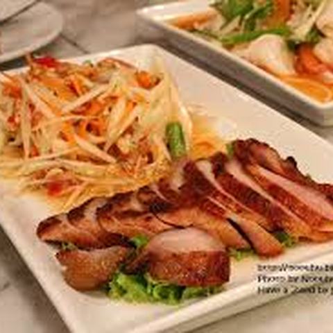 Papaya Salad with Grilled Chicken or Pork