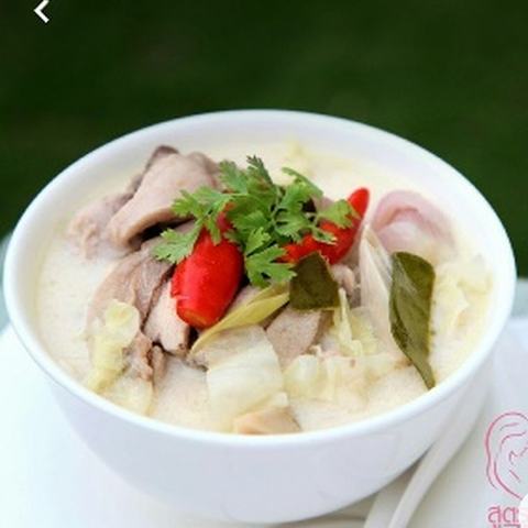 Tom Kha Gai (Chicken in Coconut Milk)
